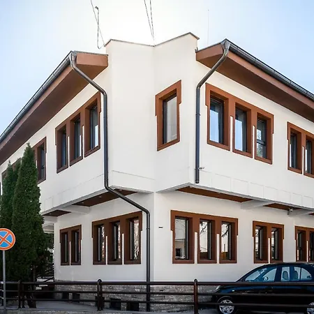 In 4* Kočani