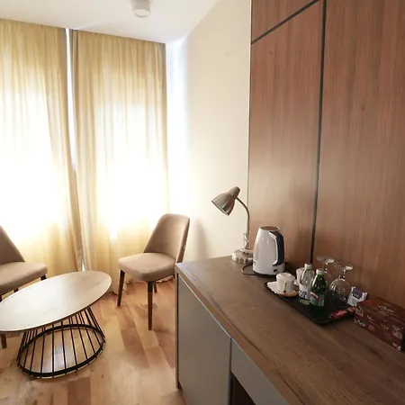 Hotel In 4*